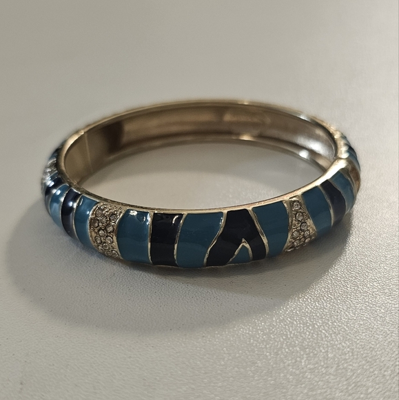 Vintage Gold Tone Sequin Enamel & Rhinestone Cuff Clamper Bracelet. - Picture 14 of 14